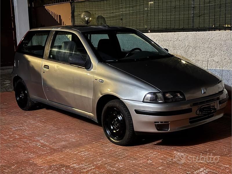 Usata Fiat Punto 73 CV (53 kW) 1995 Berlina