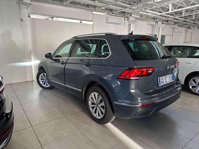 Usata VW Tiguan Life 150 CV (110 kW) 2021 Indium grey SUV