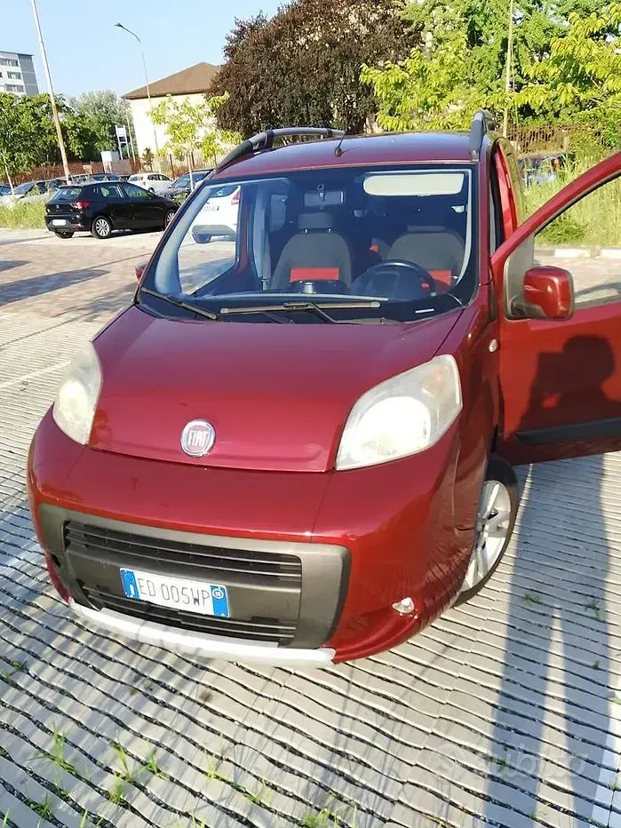 Usata Fiat Qubo Trekking 75 CV (55 kW) 2010 Rosso Monovolume