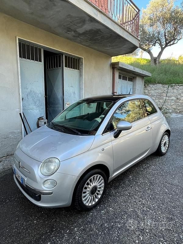Grigio Usata 2009 Fiat 500 Lounge Tre volumi | 3300 € (Super prezzo) - Immagine 1/4