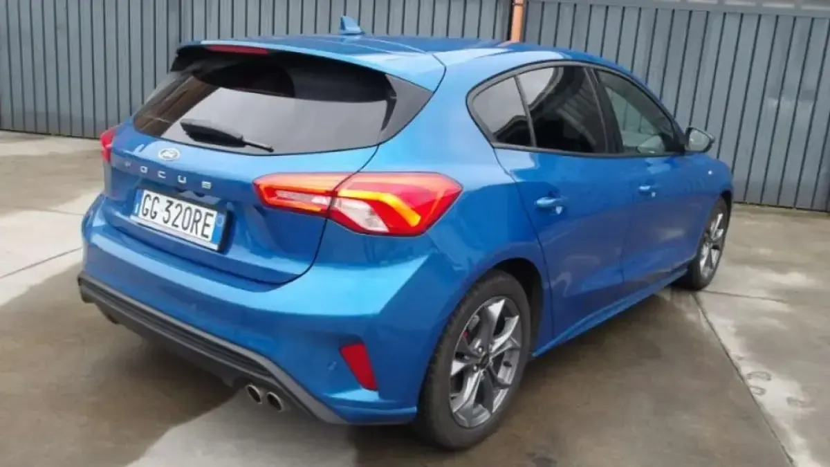 Usata Ford Focus ST-Line 120 CV (88 kW) 2021 Blu/azzurro Berlina