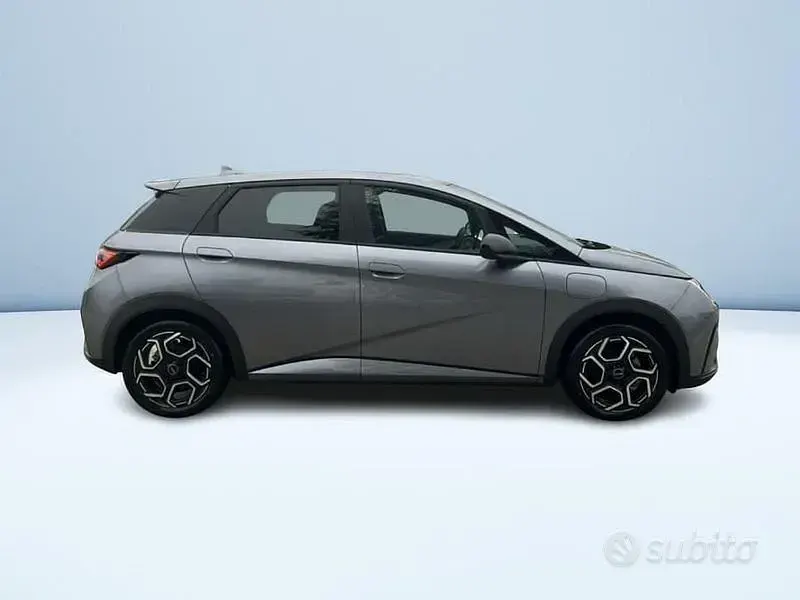 Nuova BYD Dolphin Design 149 kW (203 CV) 2026 Grigio Utilitaria