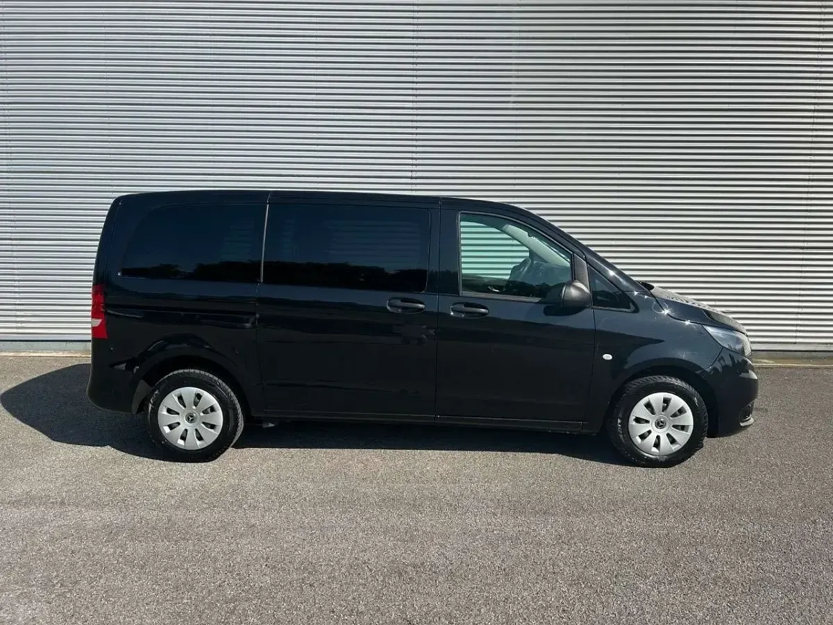 Usata Mercedes Vito 136 CV (100 kW) 2020 Nero ossidiana Furgone