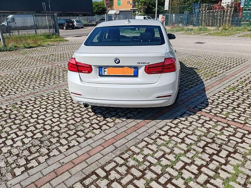 Usata BMW 318 Sport Line 150 CV (110 kW) 2017 Berlina