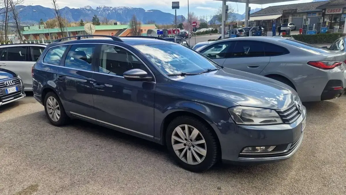 Usata VW Passat Comfortline 140 CV (102 kW) 2012 Grigio Station wagon