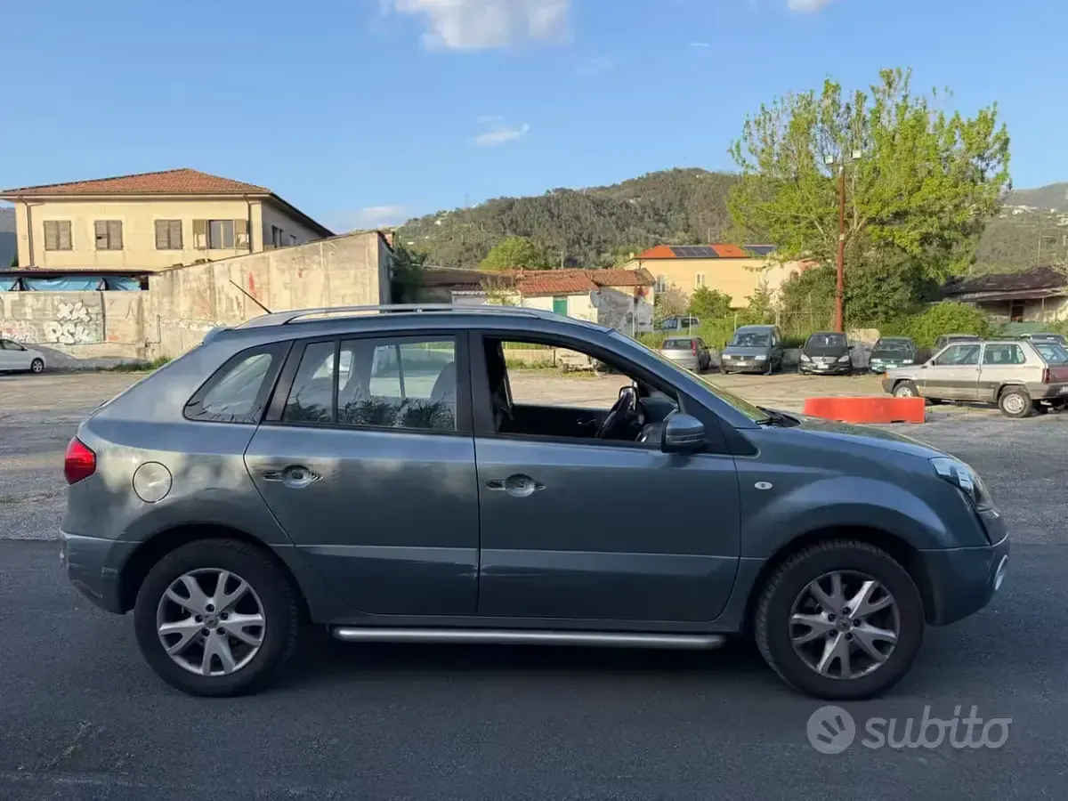 Usata Renault Koleos Dynamique 150 CV (110 kW) 2009 Grigio SUV