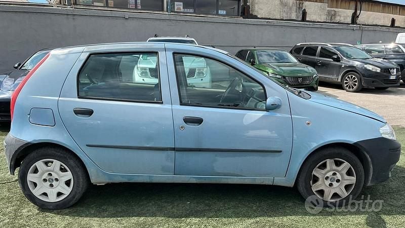 Usata Fiat Punto Active 70 CV (51 kW) 2004 Blu Utilitaria