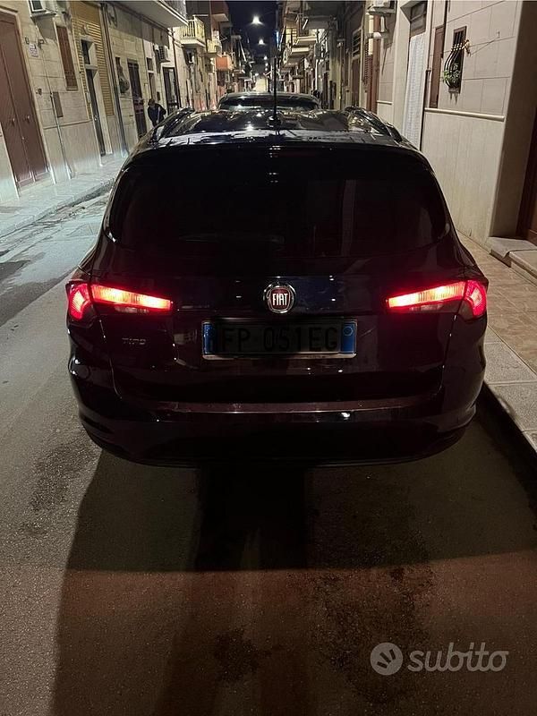 Usata Fiat Tipo 120 CV (88 kW) 2018 Blu Station wagon