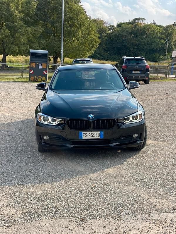 Nero Usata 2016 BMW 318 Station wagon | 11.500 € (Buon prezzo) - Immagine 1/4