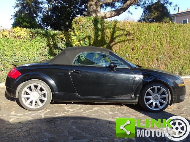 Usata Audi TT Roadster 150 CV (110 kW) 2003 Nero Cabrio