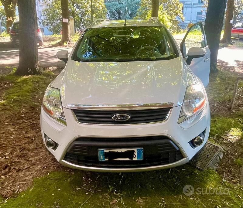 Usado Ford Kuga 140 CV (102 kW) 2010 Blanco SUV