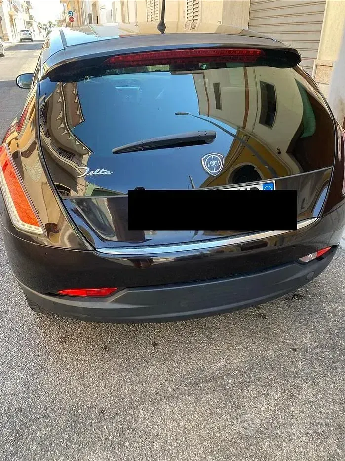 Usata Lancia Delta Gold 120 CV (88 kW) 2012 Nero Utilitaria