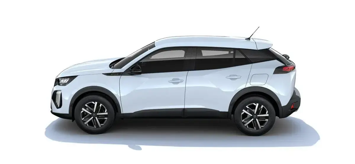 Usata Peugeot 2008 Allure 145 CV (106 kW) 2023 Grigio scuro / metallizzato SUV