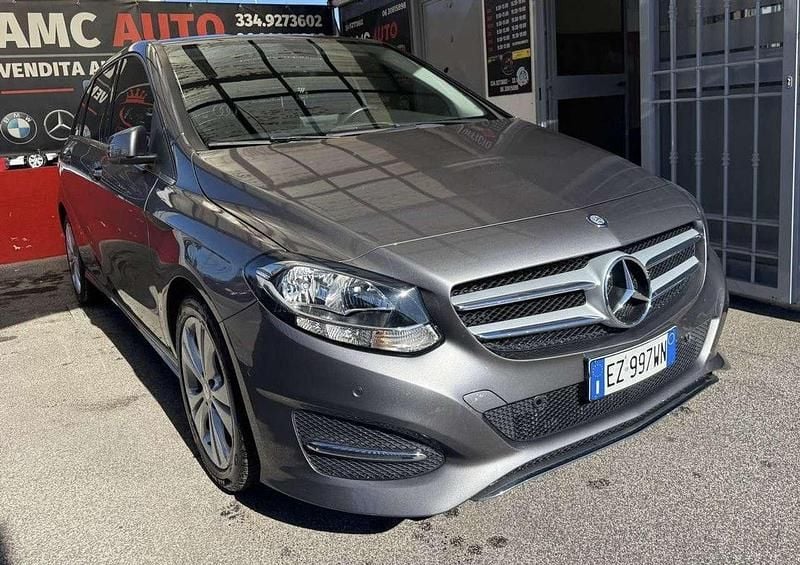 Usata Mercedes B200 136 CV (100 kW) 2015 Grigio Monovolume