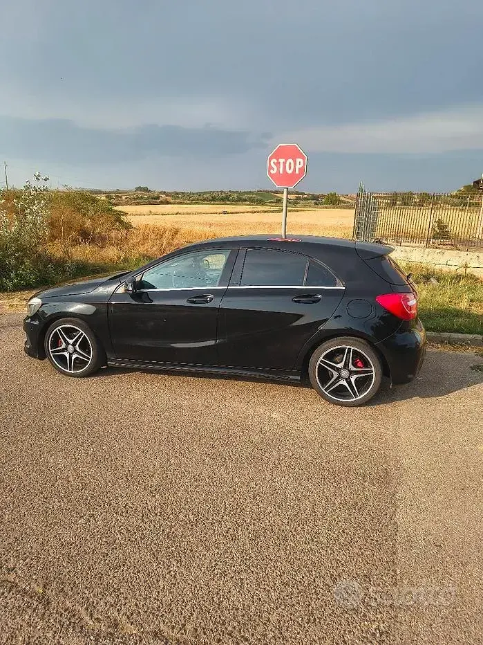 Usata Mercedes A180 AMG 110 CV (80 kW) 2014 Nero Utilitaria