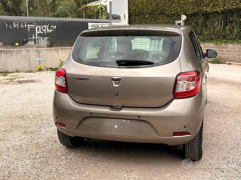 Usata Dacia Sandero 75 CV (55 kW) 2016 Utilitaria