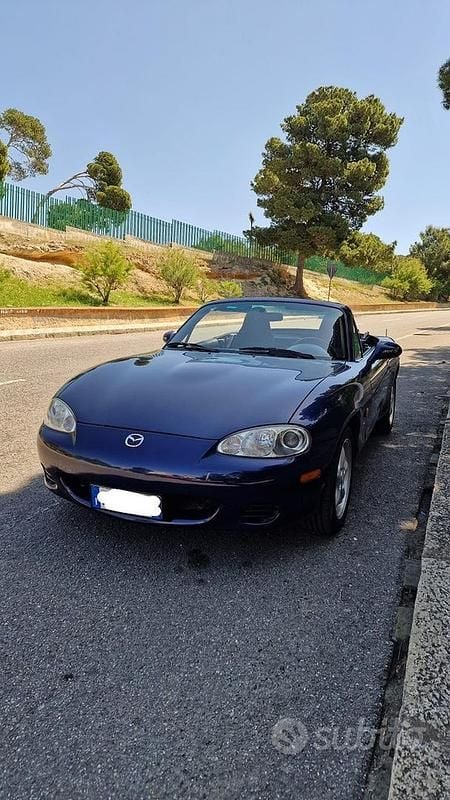 Usata Mazda MX5 116 CV (85 kW) 2003 Blu Cabrio