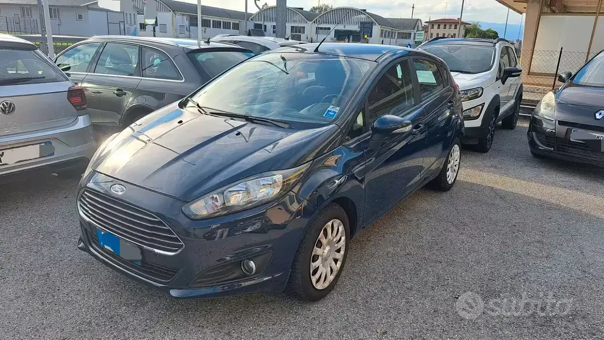 Usata Ford Fiesta 60 CV (44 kW) 2014 Bluazzurro Utilitaria