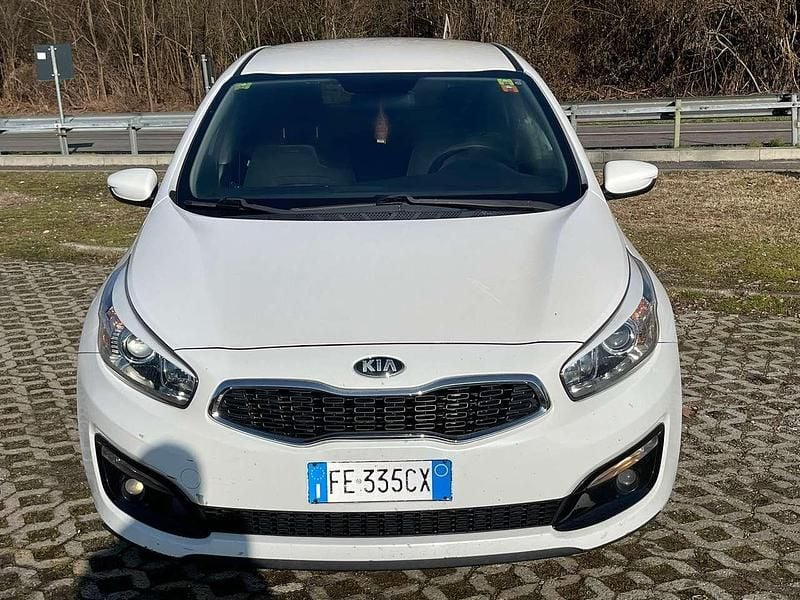 Usata Kia Ceed 110 CV (80 kW) 2016 Bianco Utilitaria