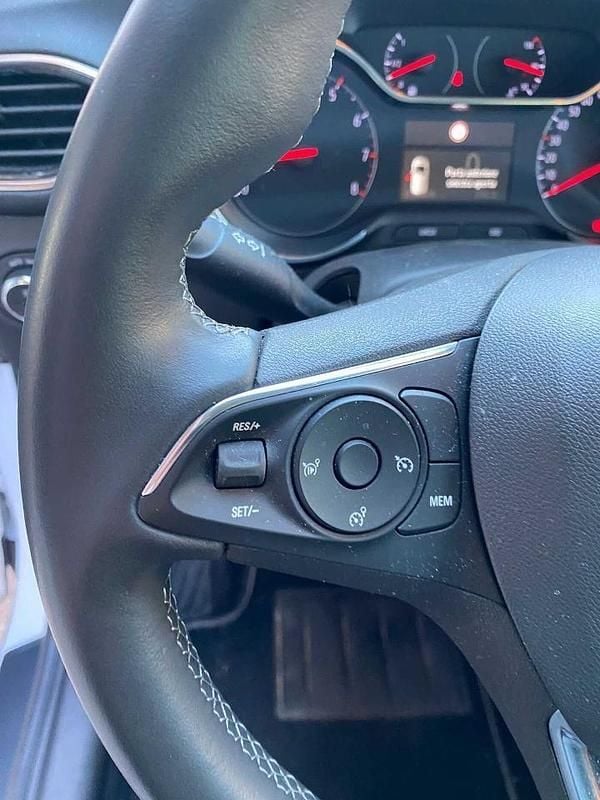 Usata Opel Crossland X Edition 83 CV (61 kW) 2022 Bianco SUV