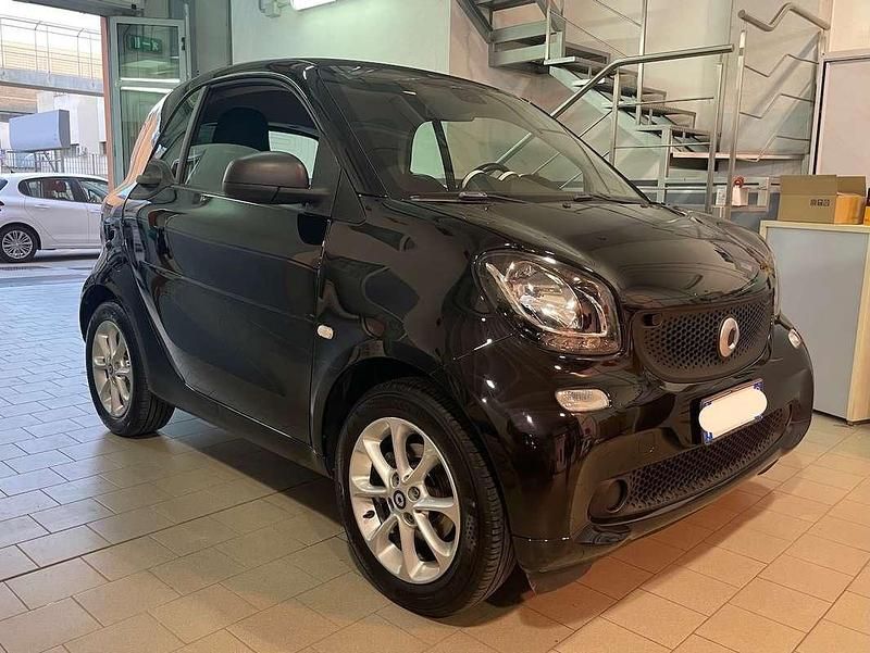 Nero Usata 2017 Smart ForTwo Coupé Due volumi | 11.990 € (Buon prezzo) - Immagine 1/4