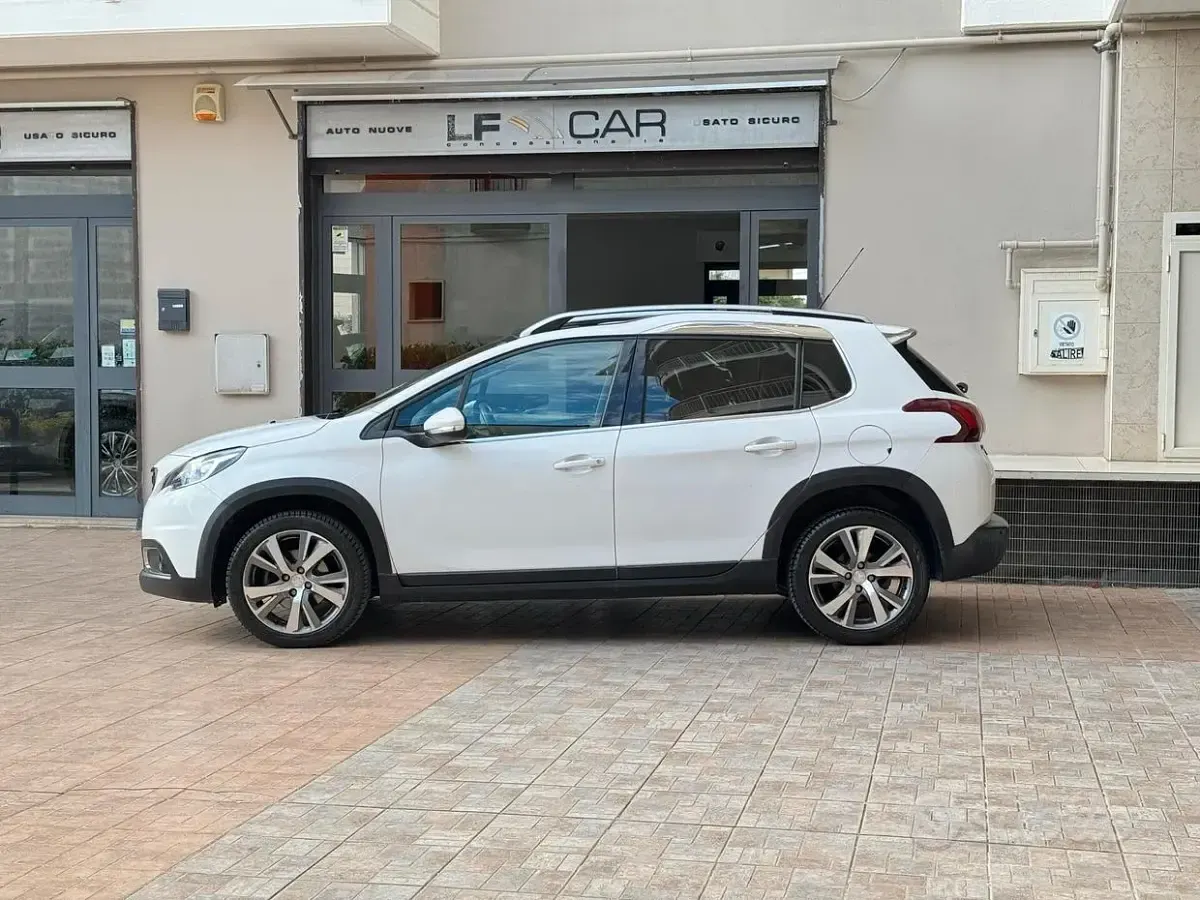 Usata Peugeot 2008 Allure 110 CV (80 kW) 2018 Bianco SUV
