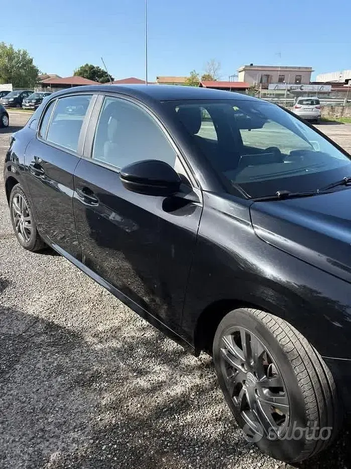 Usata Peugeot 208 102 CV (75 kW) 2022 Nero Utilitaria