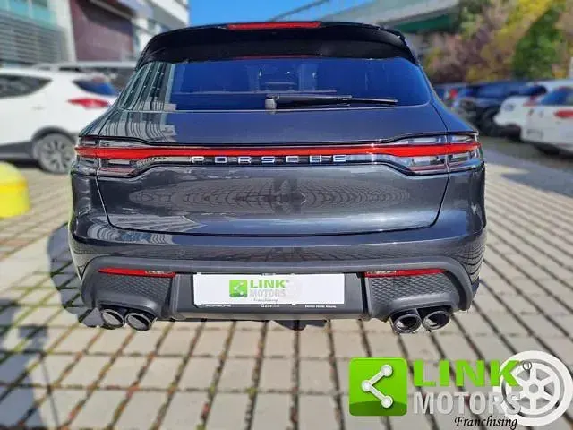 Usata Porsche Macan 265 CV (194 kW) 2022 Grigio scuro SUV