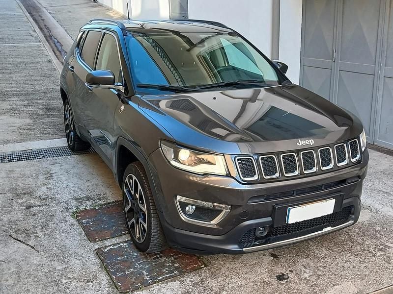 Usata Jeep Compass Opening Edition 140 CV (102 kW) 2017 Grigio SUV