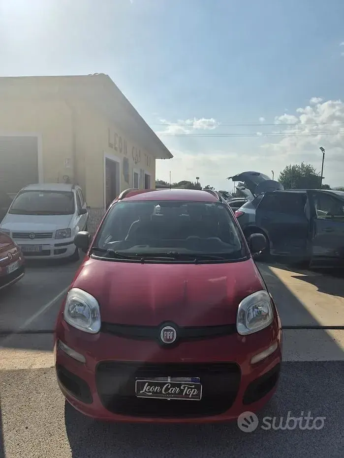 Usata Fiat Panda Lounge 80 CV (58 kW) 2013 Rosso Utilitaria