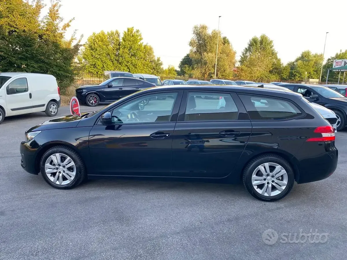 Usata Peugeot 308 Business-Line 131 CV (96 kW) 2021 Nero Station wagon