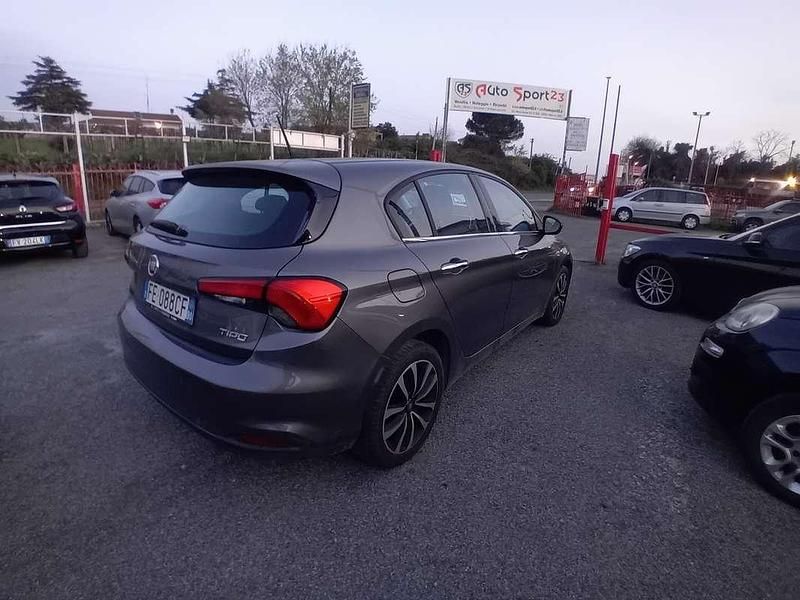 Usata Fiat Tipo Lounge 95 CV (69 kW) 2016 Grigio Berlina