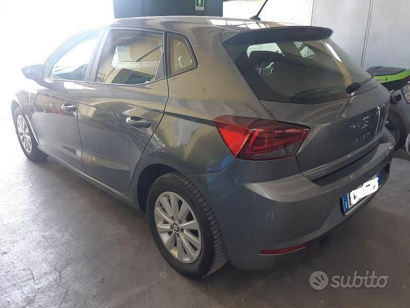 Usata Seat Ibiza CONNECT 75 CV (55 kW) 2018 Grigio Utilitaria