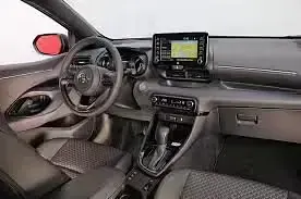 Usata Toyota Yaris Hybrid Active 92 CV (67 kW) 2024 Bianco Utilitaria