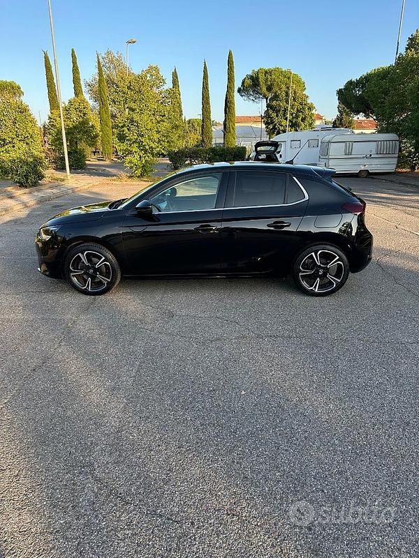 Usata Opel Corsa Elegance 101 CV (74 kW) 2023 Nero Utilitaria