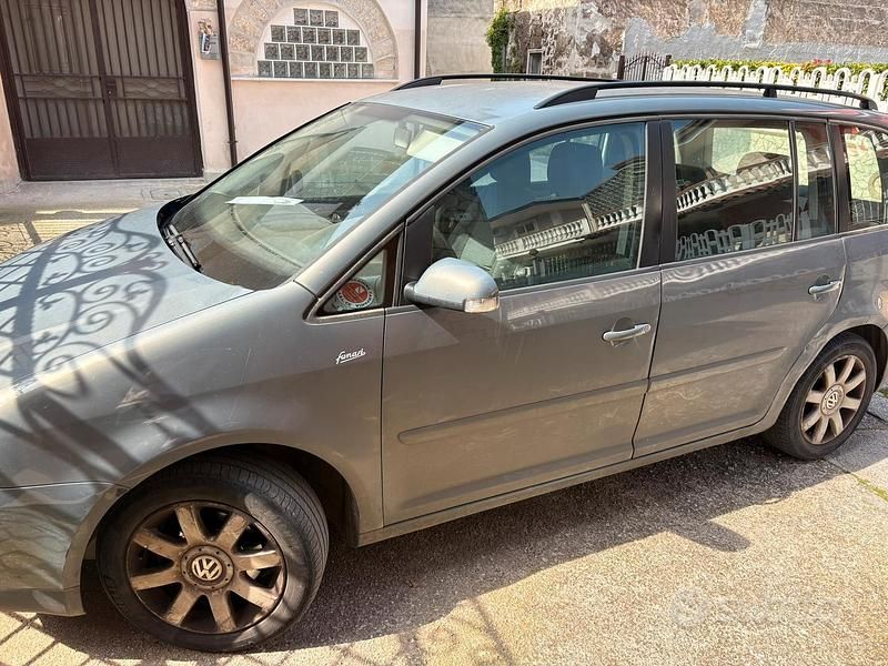 Usata VW Touran Trendline 136 CV (100 kW) 2003 Grigio Monovolume
