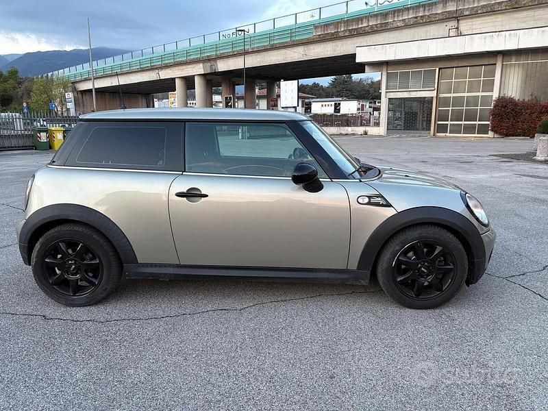 Usata Mini Cooper 95 CV (69 kW) 2008 Grigio Utilitaria