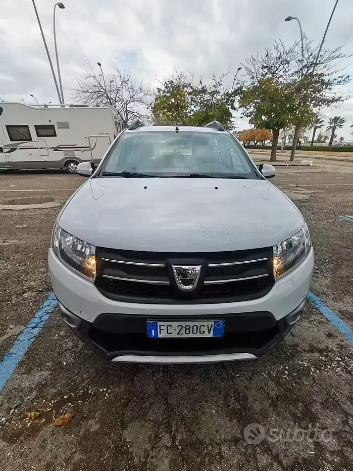 Usata Dacia Sandero Ambiance 90 CV (66 kW) 2016 Bianco Berlina