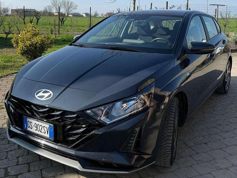 Usata Hyundai i20 Prime 101 CV (74 kW) 2024 Blu/azzurro Utilitaria