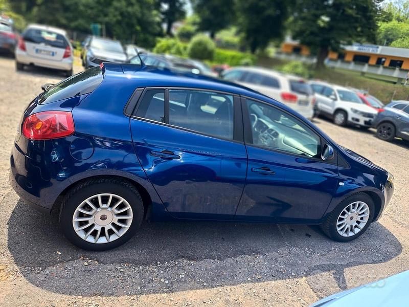 Usata Fiat Bravo Dynamic 90 CV (66 kW) 2009 Blu Utilitaria