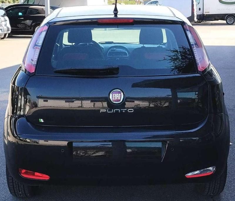 Usata Fiat Grande Punto 69 CV (50 kW) 2012 Nero Utilitaria