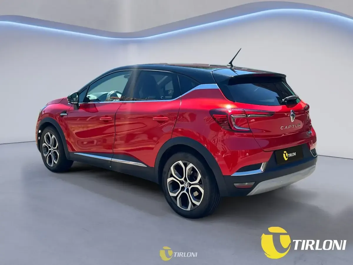 Usata Renault Captur Intens 143 CV (105 kW) 2021 Rosso SUV