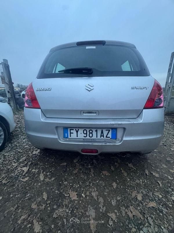 Usata Suzuki Swift 75 CV (55 kW) 2008 Argento Utilitaria