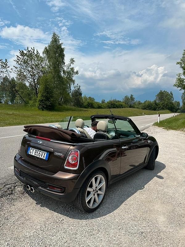 Usata Mini Cooper S Cabriolet 184 CV (135 kW) 2012 Marrone Cabrio