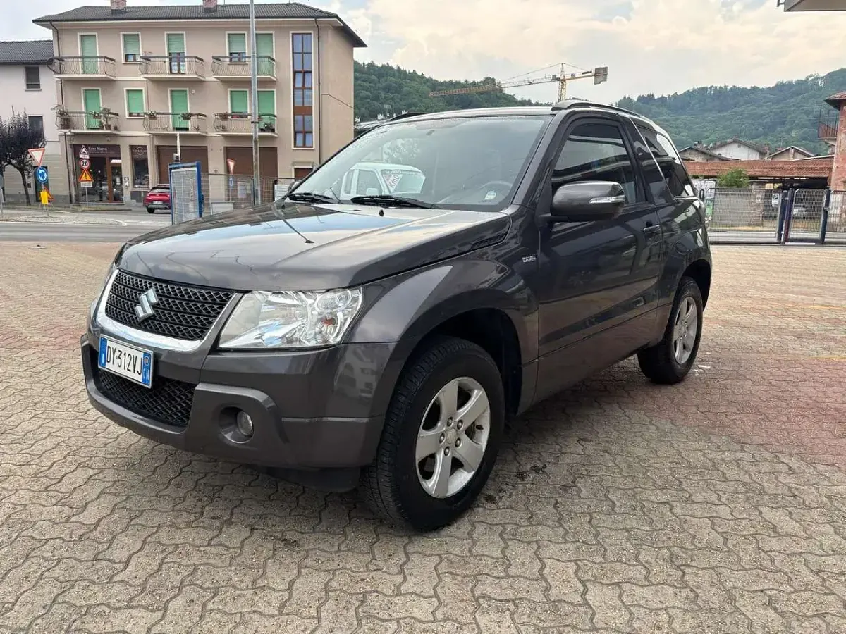 Usata Suzuki Grand Vitara 129 CV (94 kW) 2009 Grigio SUV