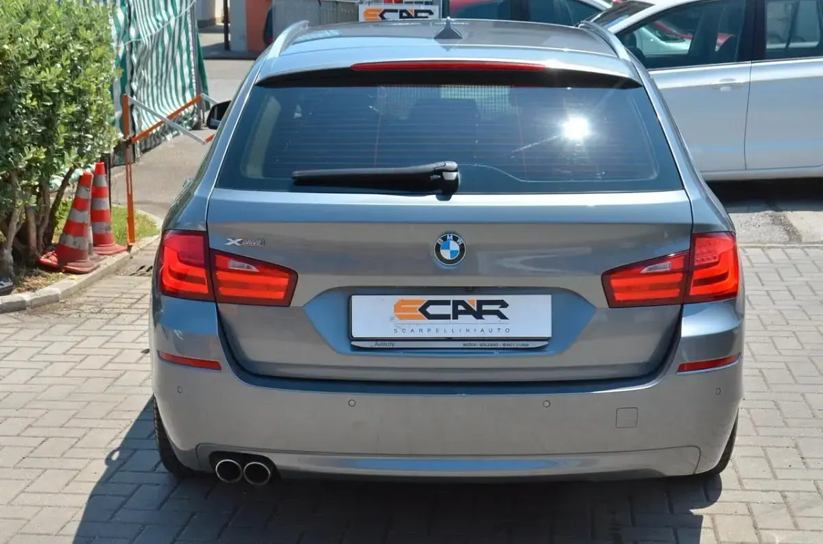 Usata BMW 525 Comfort Edition 218 CV (160 kW) 2013 Argento Berlina