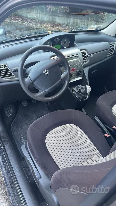 Usata Lancia Ypsilon 60 CV (44 kW) 2007 Marrone Utilitaria