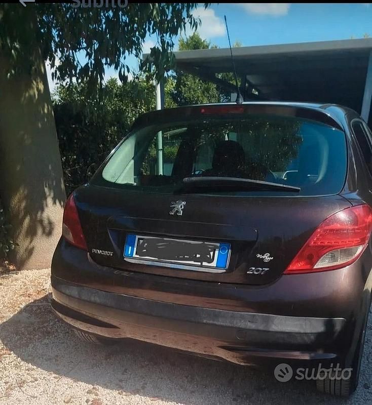 Usata 2013 Peugeot 207 Tre volumi | 3500 € - Immagine 1/4