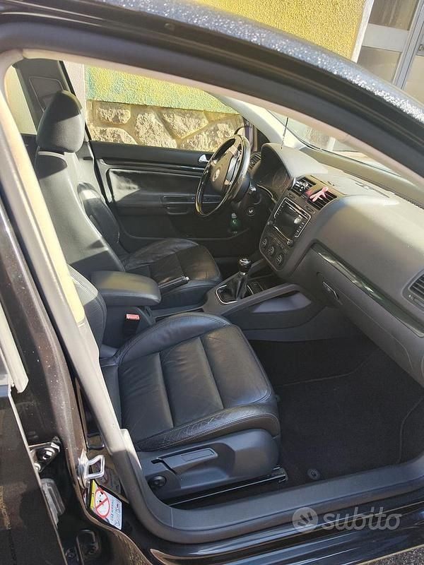 Nero Usata 2007 VW Golf V Tre volumi | 2500 € - Immagine 1/4