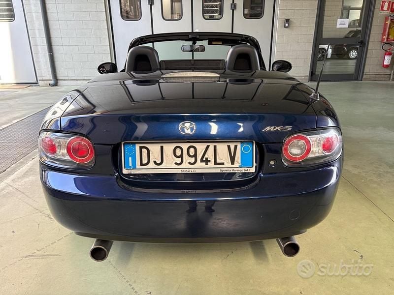 Usata Mazda MX5 126 CV (92 kW) 2007 Blu Cabrio